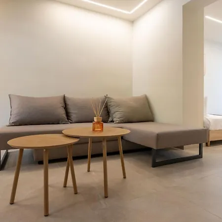 Апартаменты Neilis - Modern Retreat In