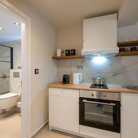 Neilis - Modern Retreat In Апартаменты