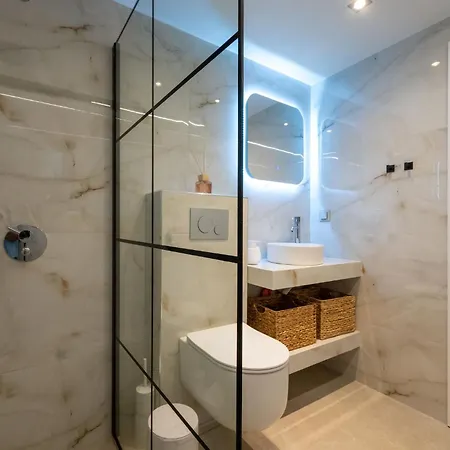 Neilis - Modern Retreat In Апартаменты Каламата