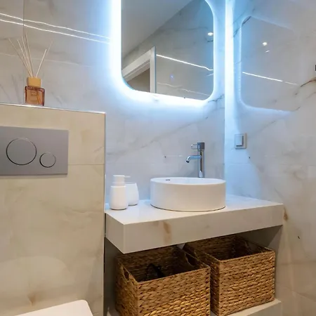 Neilis - Modern Retreat In Апартаменты Каламата