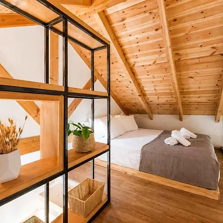 Neilis - Modern Retreat In * קלמאטה