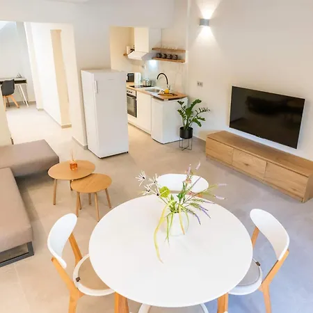 Neilis - Modern Retreat In *