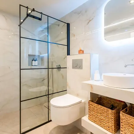 Neilis - Modern Retreat In