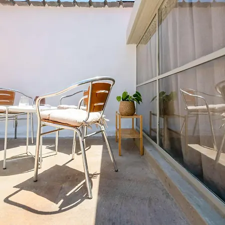 Neilis - Modern Retreat In Appartement
